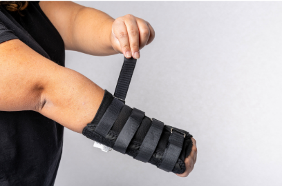 Rolyan D-Ring - Wrist Brace Aluminum / Polyester / Cotton / Foam / Polyester