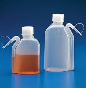 Globe Scientific LDPE Wash Bottle w / Integrated Spout - Wash Bottle, Integrated Spout, Square, Polyethylene, 500 mL - 601634