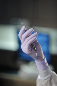 Halyard Health KC100 Lavender Nitrile Powder-Free Exam Gloves - Powder-Free Textured Nitrile Exam Gloves, Lavender, Size XL - 52820