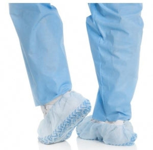 Halyard Health 3-Layer Shoe Cover w / Traction - 3-Layer Shoe Covers with Traction, Blue, Size XL - 69254
