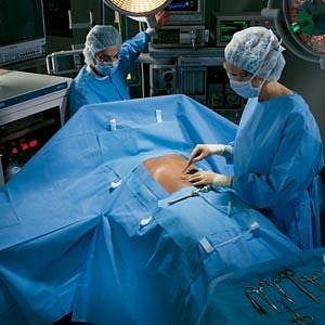 Halyard Health Laparotomy Pack II - Laparoscopy / Pelviscopy Pack II, Drape with Attached Leggings, 100" x 30" x 123" - 88224