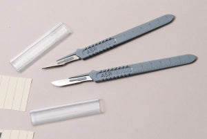 Cardinal Health Scalpels - Disposable #15 Scalpel, Sterile - 139093