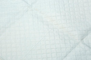 Medline Disposable Underpads - Disposable Deluxe Fluff-Filled Underpads, 23" x 36" - MSC281264LB