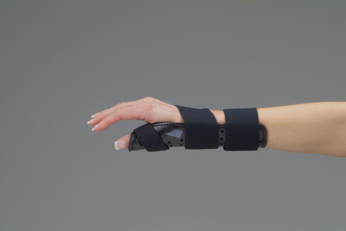 DeRoyal Thumb Spica Splints SPLINT, THUMB, SPICA, RIGHT, SM / MED, W — Grayline Medical