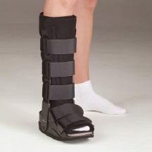 DeRoyal Pacesetter Air Walker - Pacesetter II Walker Boot with Closed Heel, Standard Height, Size M - CSG53550-B