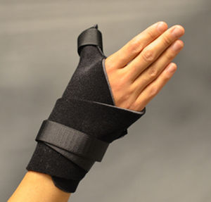 Wristlet with Thumb Abduction Universal